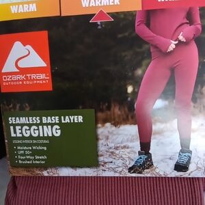 Ozark Trail Burgundy Seamless Rib Legging